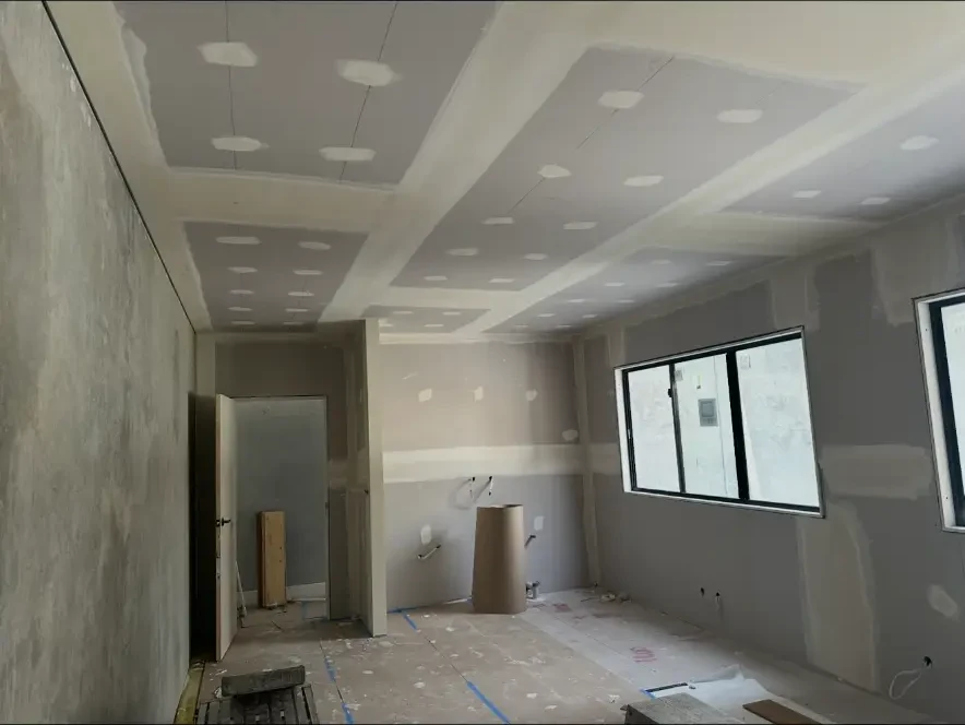 Special Features by Hole In One Plastering